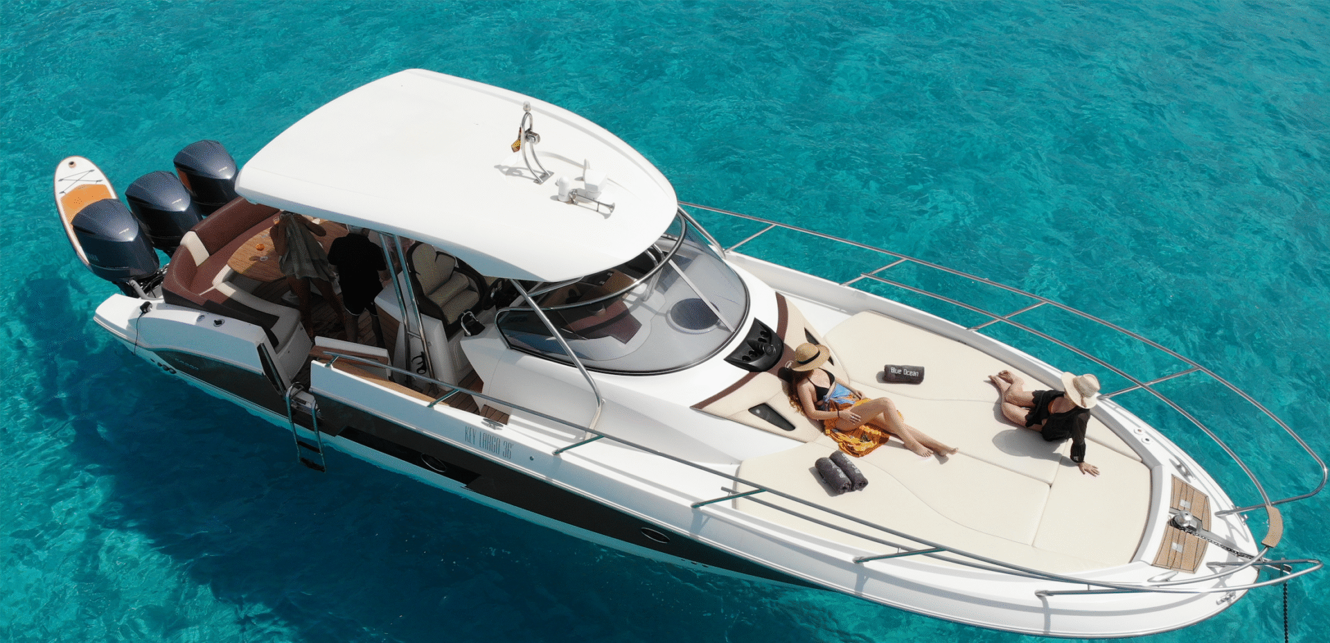 Sessa Key Largo 36 sailing through the turquoise waters of Ibiza