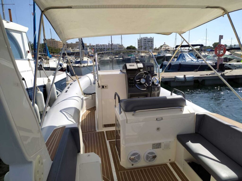 Location de bateau capelli 800 à Ibiza (5)