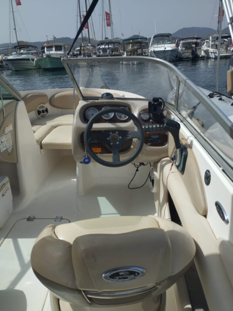 Location - bateau - chaparral 190 SSI - Ibiza