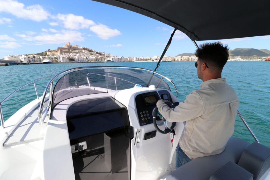 Location de bateau saver 660 wa à Ibiza (16)