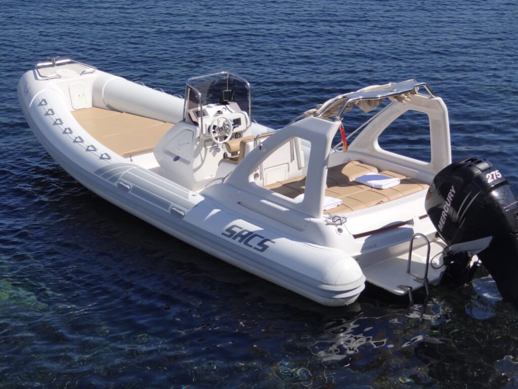 Location de bateau sacs 25 dream luxe à Ibiza (2)