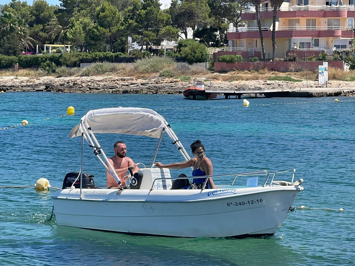 Stable boat rental in Ibiza for 4 people, no license required, with fuel included.