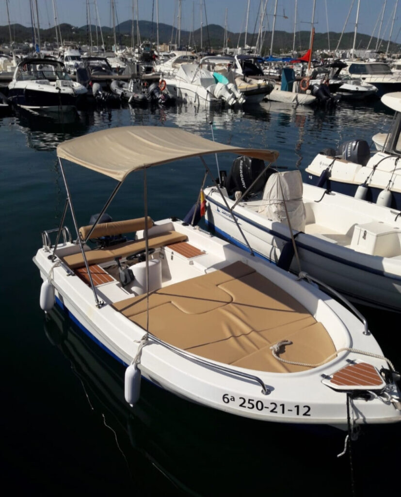 Location - bateau - sans permis - 5 personnes - San Antonio - Ibiza