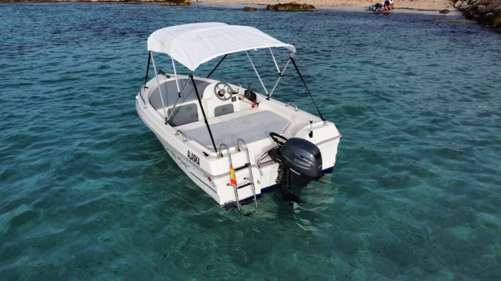 Hire a boat no license in Formentera