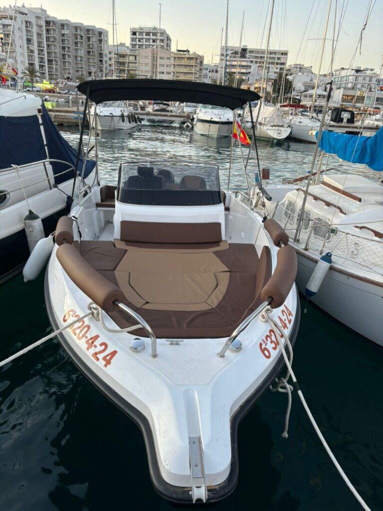 location-bateau-trident-630-open-ibiza-5