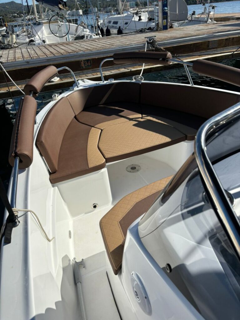 location-bateau-trident-630-open-ibiza-4