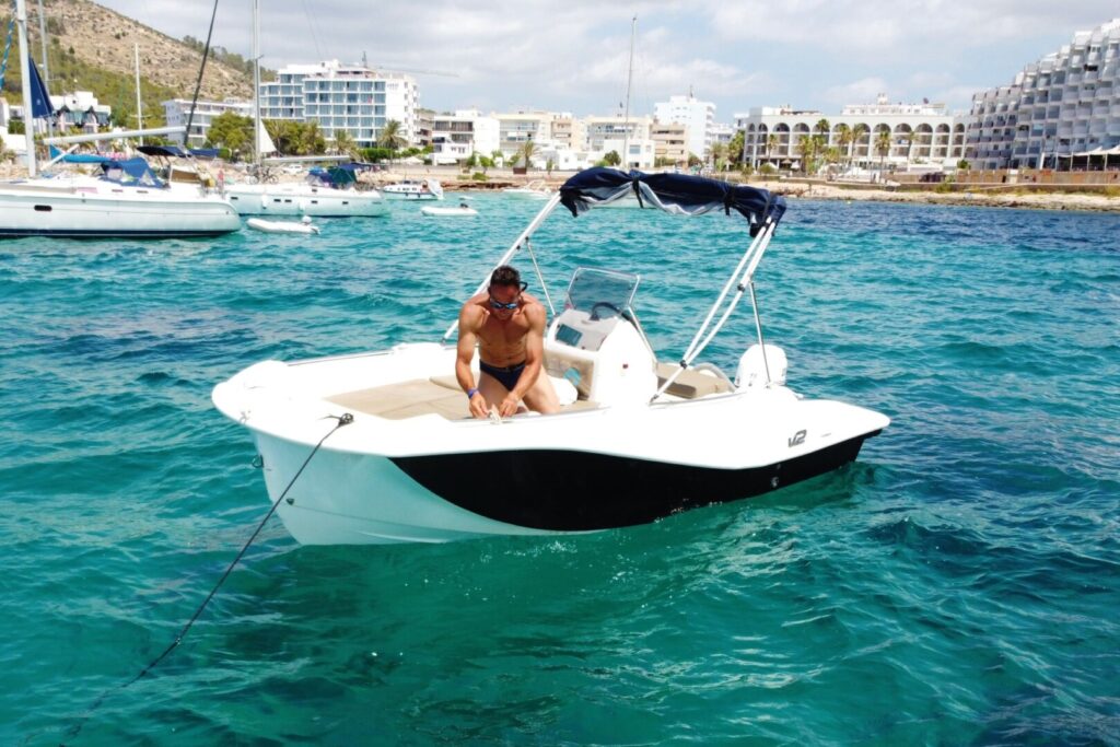 location-bateau-sans-permis-v-2-ibiza-pour-4-heures-de-location