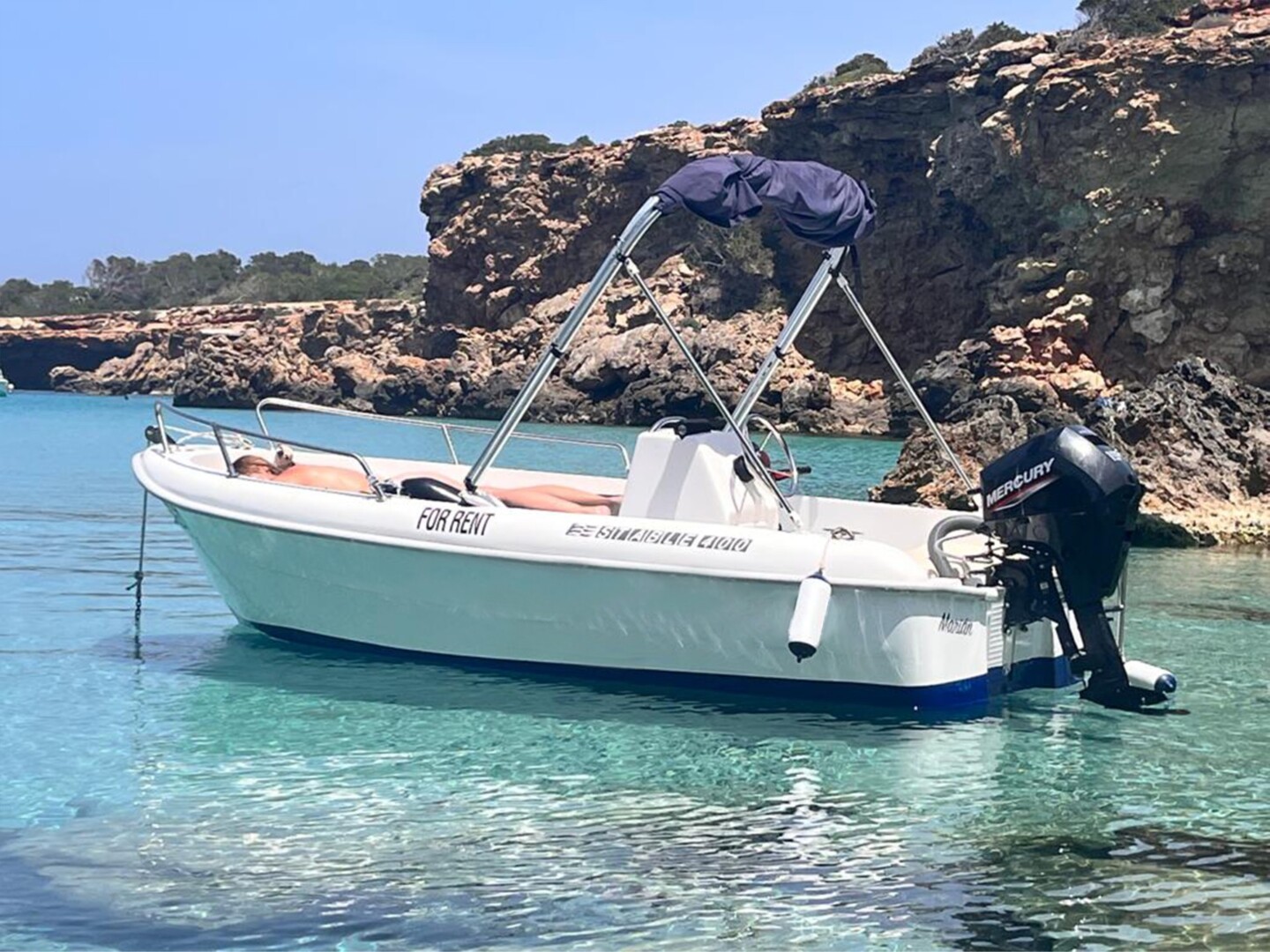 Hire a no license boat for 4 hours in Ibiza