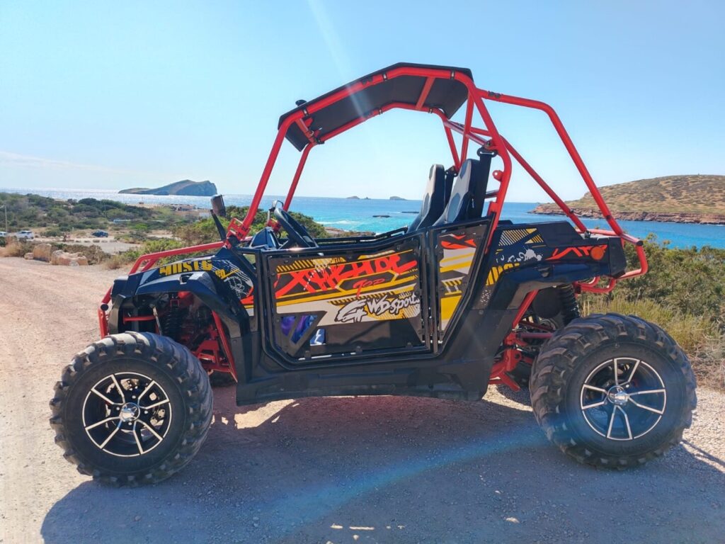 Buggy à Cala Conta avec vue mer